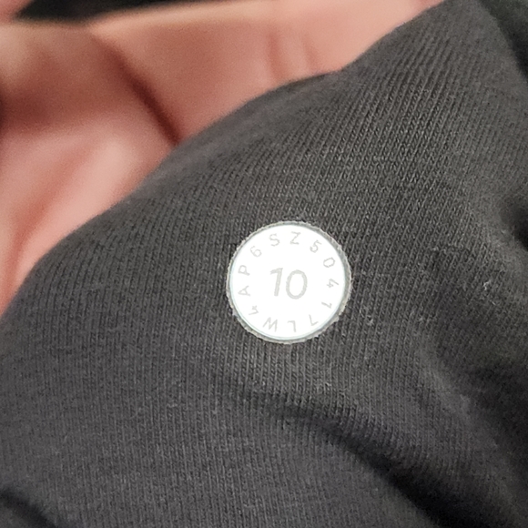 Lululemon Scuba Hoodie Light Cotton FleeceFrozen Flourish Multi/Black size 10 - Picture 7 of 9